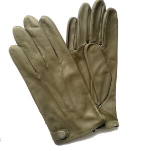 Gants en cuir d'agneau vert. Gants homme. Gants doublés soie. Modèle Bristol. Vue face dorsale.