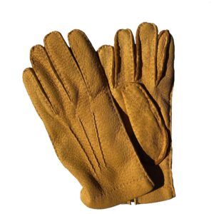 Gants en cuir de pécari jaune ocre. Gants doublés cachemire. Gants homme. Modèle La Paz. Vue face dorsale.