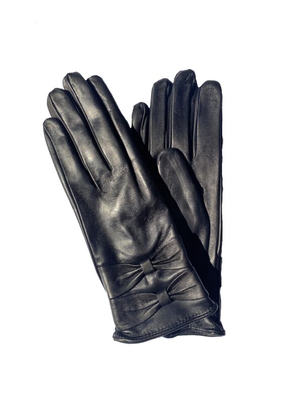 Gants en cuir noir. Gants doublés laine. Gants femme. Modèle Venise. Vue face dorsale.