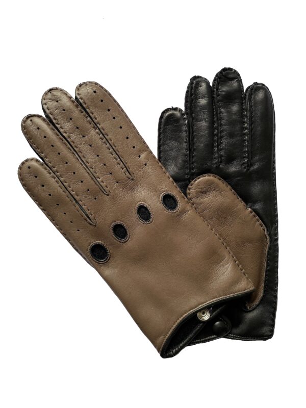 Gants de conduite en cuir d'agneau bicolore marron brun cork. Gants homme doublé laine. Modèle Tsubuka. Vue face dorsale.