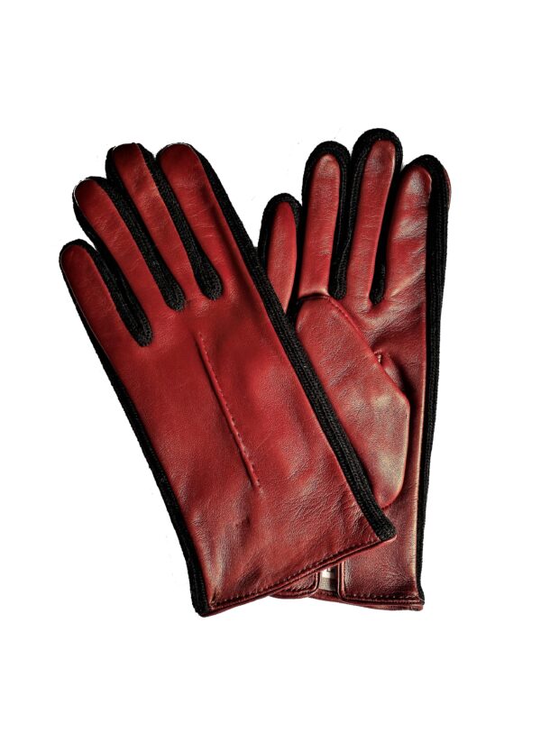 Gants en cuir rouge. Gants femme doublés soie. Modèle Charleroi. Vue face dorsale.