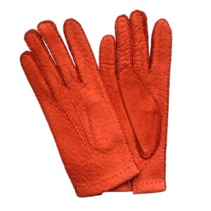 Gants en cuir de pécari rouge non doublé pour femme. Modèle Lima. Vue de face.