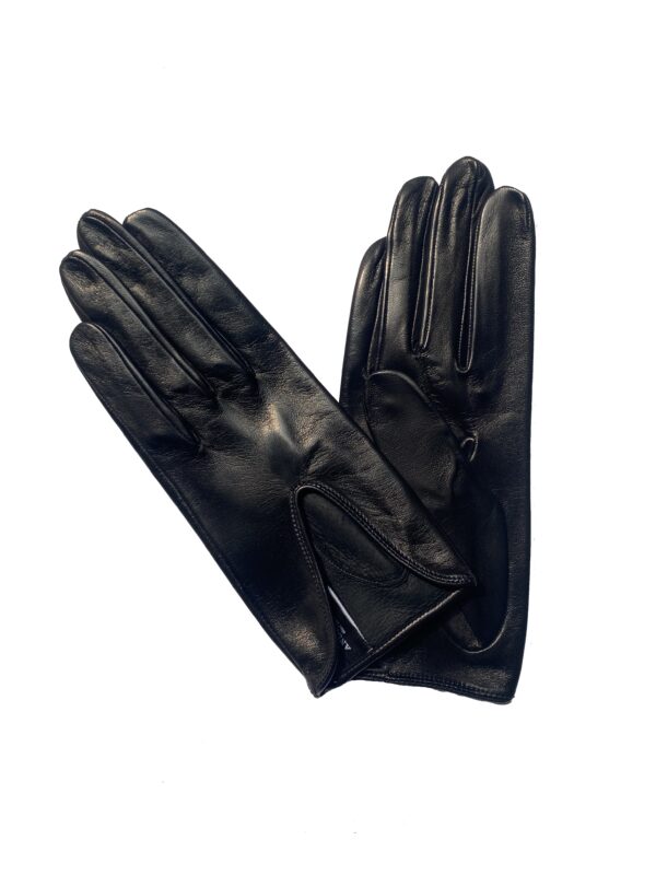 GANTS-CUIR-AGNEAU-NON-DOUBLE-OUVERTURE-V-GANTS-COURTS-FEMME-NOIR_MODELE-SANTA-MONICA-VUE-FACE